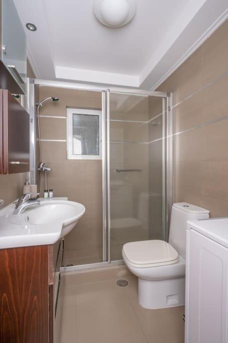 Bright & Elegant 2Bd Apt W/ View เอเธนส์ ภายนอก รูปภาพ