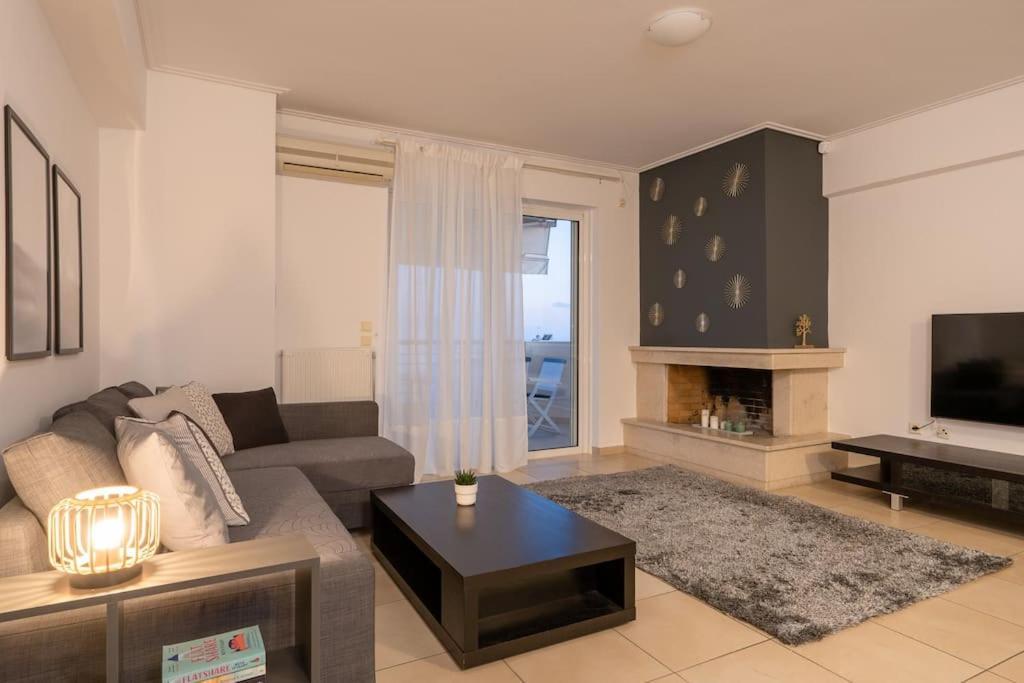 Bright & Elegant 2Bd Apt W/ View เอเธนส์ ภายนอก รูปภาพ
